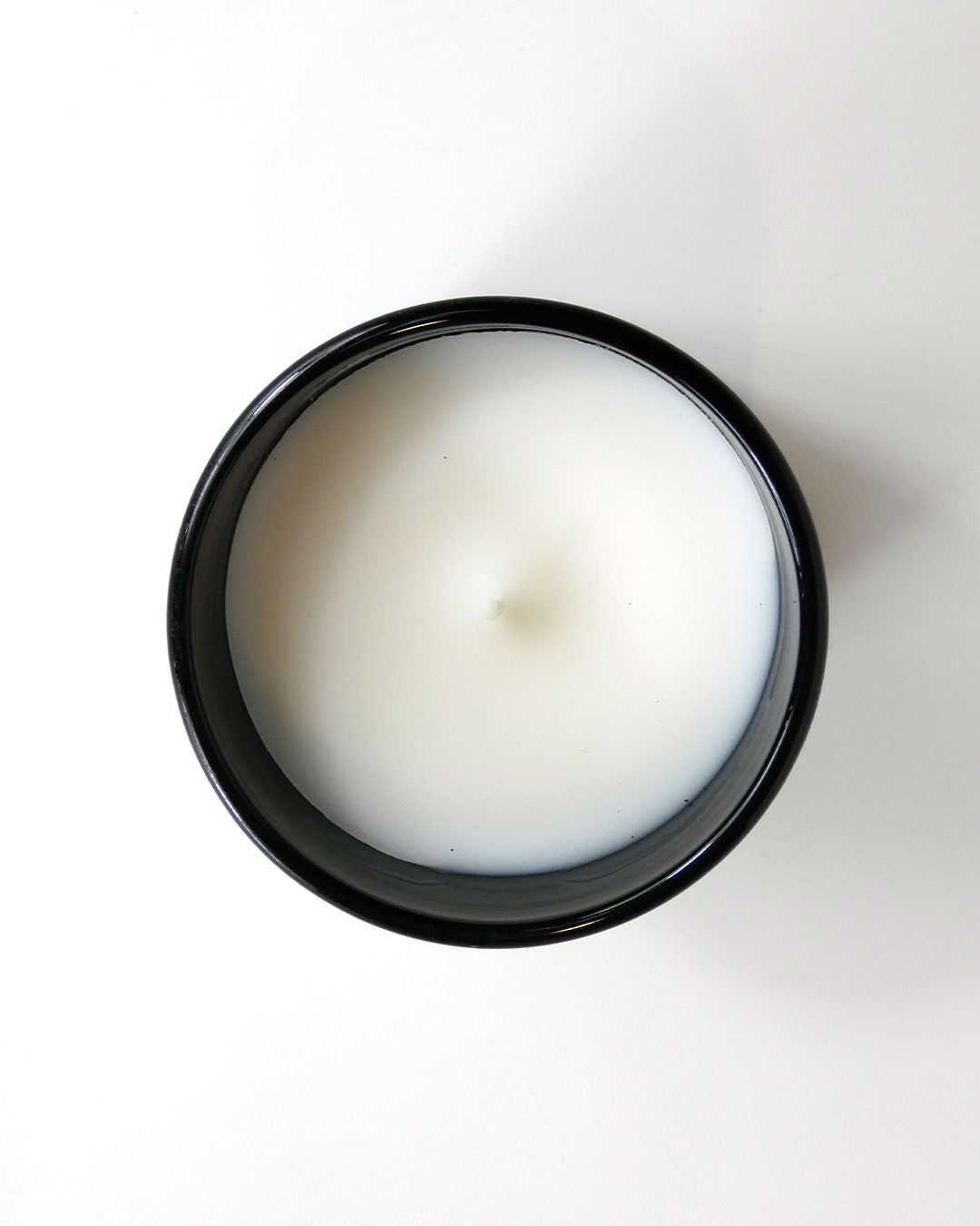 dolca aroom 5.11oz scented candle, peche de vigne scent, top view